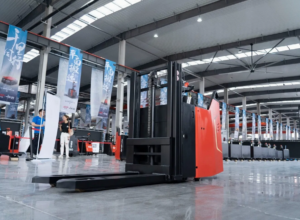 2 Ton Electric Stacker