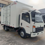 HOWO 4X2 Dry Box Cargo Truck
