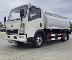 HOWO 5 CBM 4X2 Fuel Tanker Truck