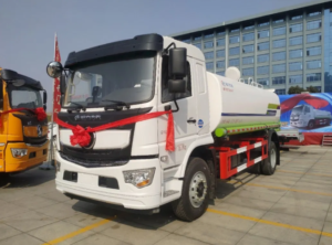 Multifunctional 15 Cubic Meters Water Spray Vehicle for Garden Irrigation