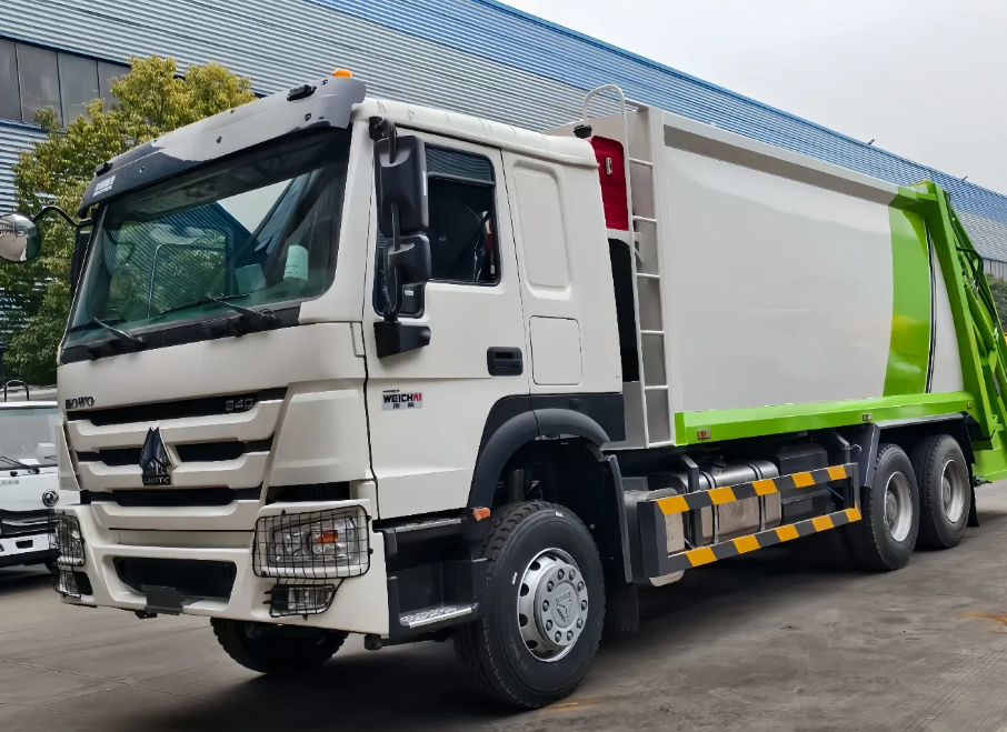 HOWO Garbage Truck