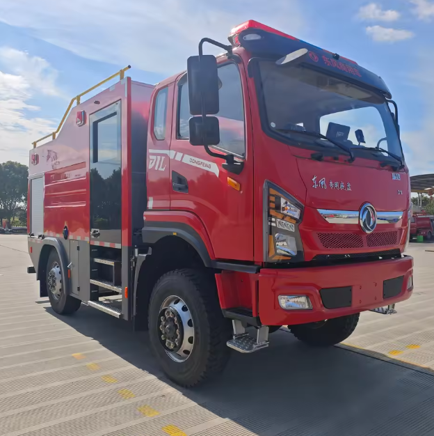 Dongfeng 3 ton Water Tank Fire Truck