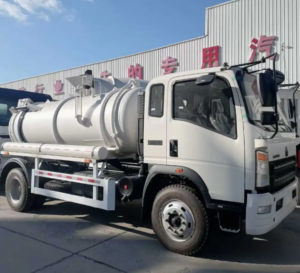 SINOTRUK HOWO 4X2 Multi-functional Sewage Suction Truck
