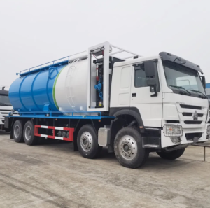HOWO Vacuum Sewage Truck Sewage Tank Sewer Cleaning Sewerage