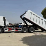 HOWO 6X4 Hook Lift 3t -10tons Rear Loader Hook Arm Roll Garbage Truck