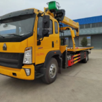 Factory Price Sinotruk HOWO Winch Platform 5.6m Roll Back Wheel Lift 8-Ton 10-Ton Flatbed Crane Wrecker Tow Truck Wrecker Truck with Crane