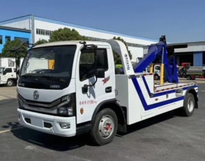 High Quality Dongfeng One Pull Two Broken Cars Carrier 8 Tons Tow Truck Wrecker