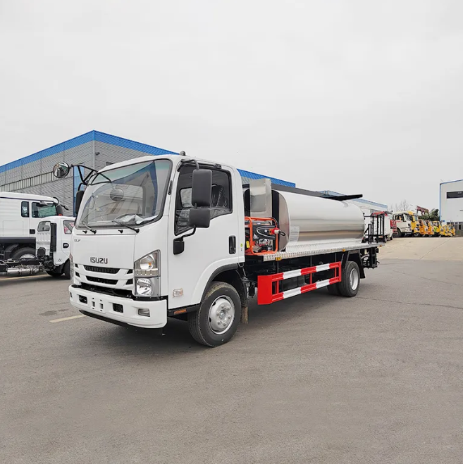 6cbm Asphalt Paver Asphalt Spreading Truck 4*2 Asphalt Distributor Truck