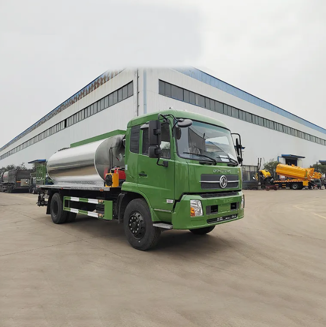 Dongfeng 12000 Liters Asphalt Distributor Truck Fully Automatic Computer Control