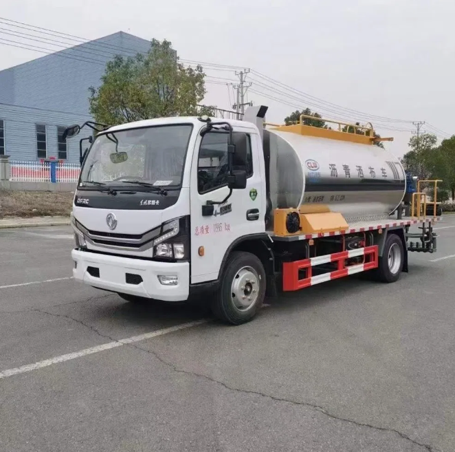 Dongfeng 4 Tons Road Asphalt Construction Machine Bitumen Sprayer Asphalt Distributor Trucks