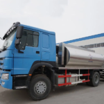HOWO 8000L Road Surface Paveme Asphalt Distributor Truck