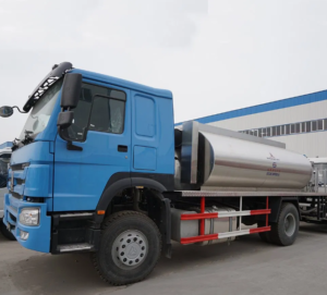 HOWO 8000L Road Surface Paveme Asphalt Distributor Truck