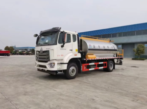 HOWO Bitumen Spreader Truck Road Construction Machine Asphalt Distributor Truck