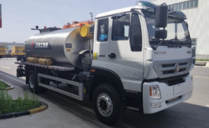 XlS803 Asphalt Distributor New 8m3 Asphalt Bitumen Spreader Truck with Good Price in Stock