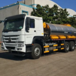 12CBM Trailer Asphalt Distributor Truck Xls1203 Bitumen Sprayer Truck for Road Construction