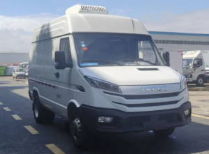 Iveco 2-Tons Freezer Van Mini Refrigerator Car for Sale in Dubai